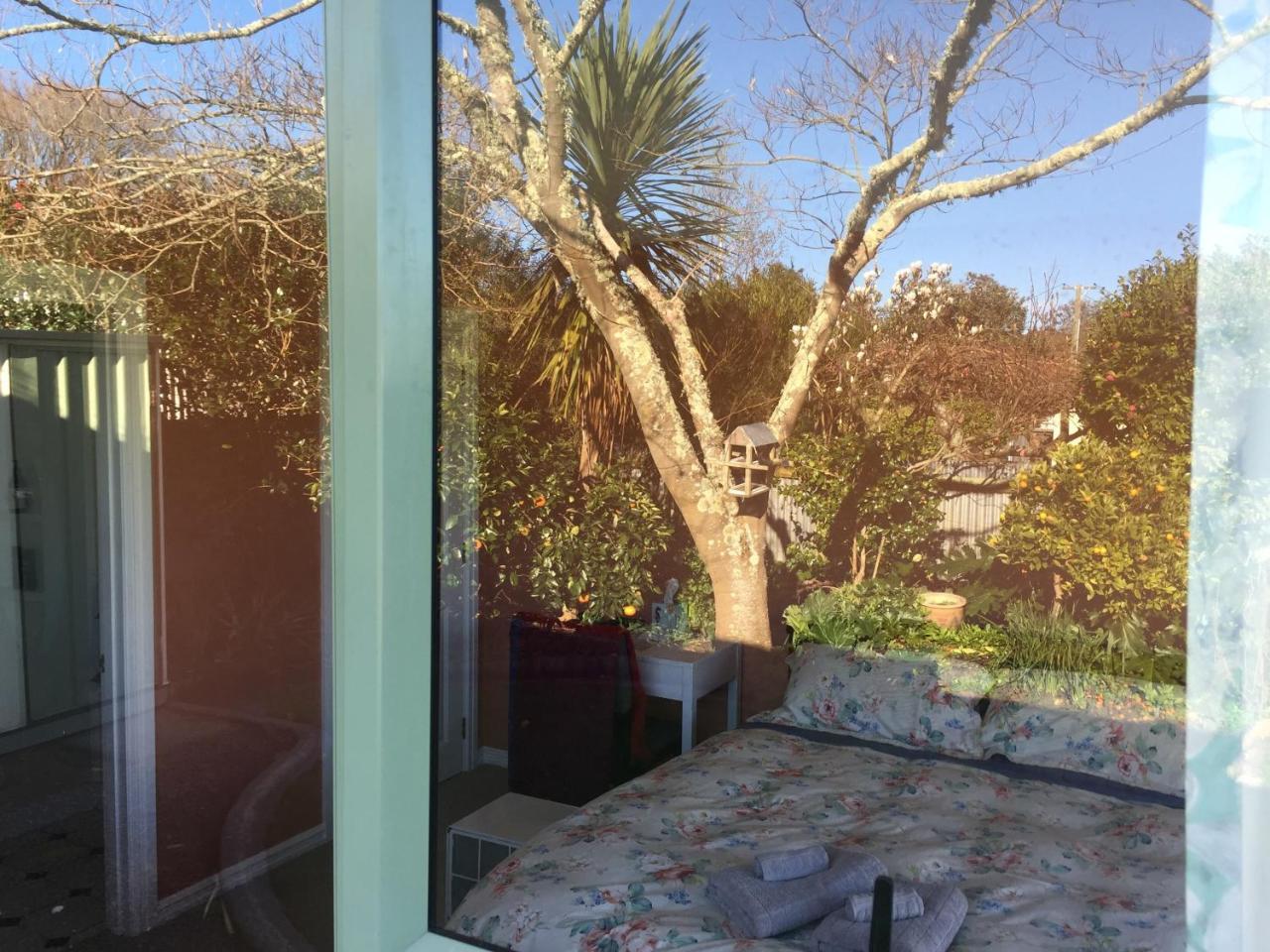 Cosy, Central Greytown Sleepout Exterior photo